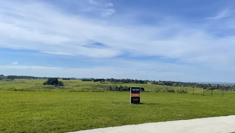51 Hylton Vista, Wy Yung VIC 3875