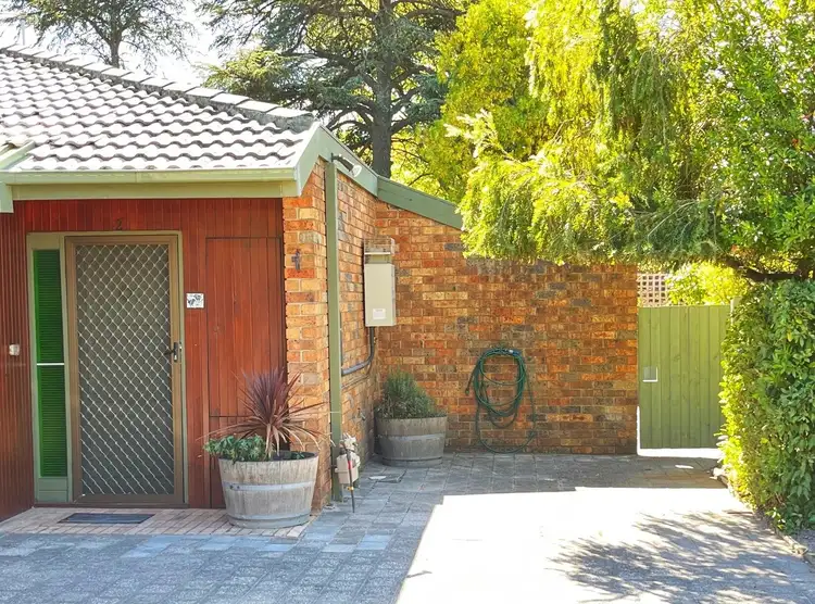 Unit 2/49 Ebden St, Kyneton VIC 3444