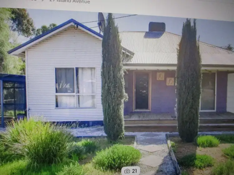 13 Island Ave
