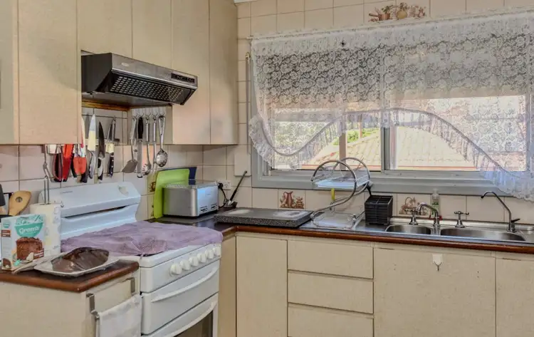 Fourth view of Homely house listing, 8 Worrall Ct, Orelia WA 6167