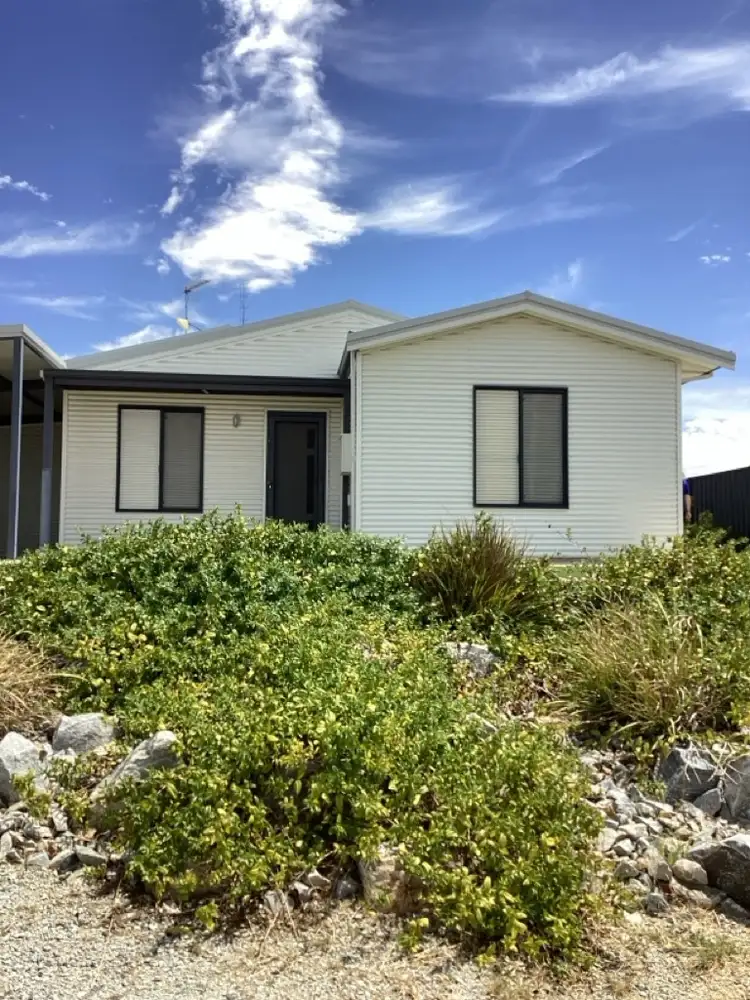 44 Fairway Bend, Northam WA 6401