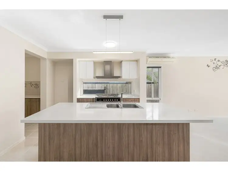 6 Wallaby Parade, Rochedale QLD 4123