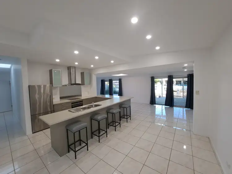 12 Bahia Ct, Broadbeach Waters QLD 4218