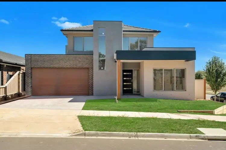 22 Yellow Brick Rd
