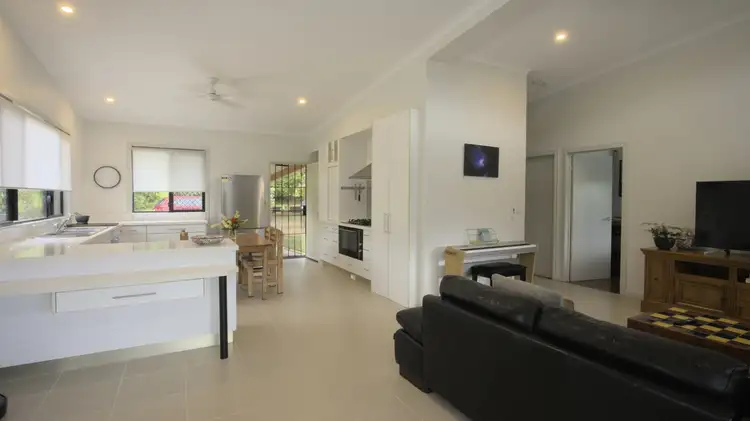 21 LINDSAY ROAD, Carmoo QLD 4852