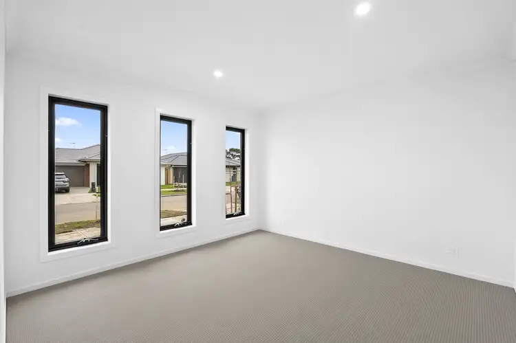 Seventh view of Homely house listing, 30 Trefella Rise, Drouin VIC 3818