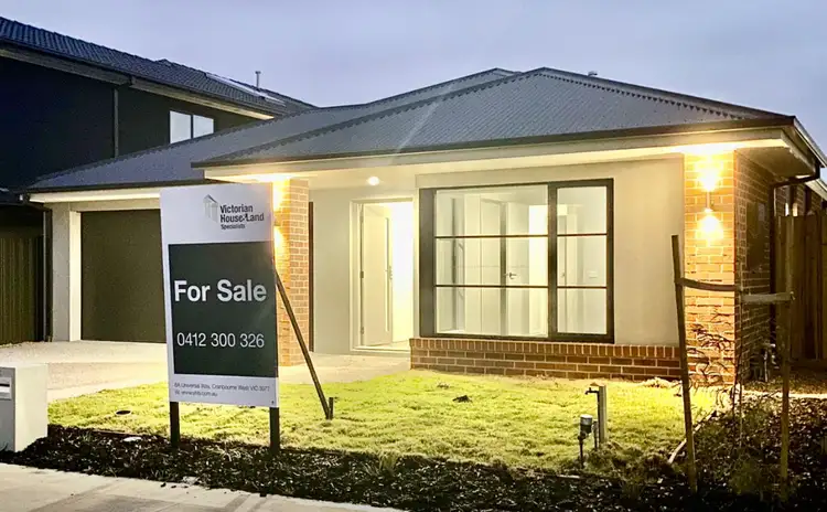 36 OCTAGONAL ST, Cranbourne East VIC 3977