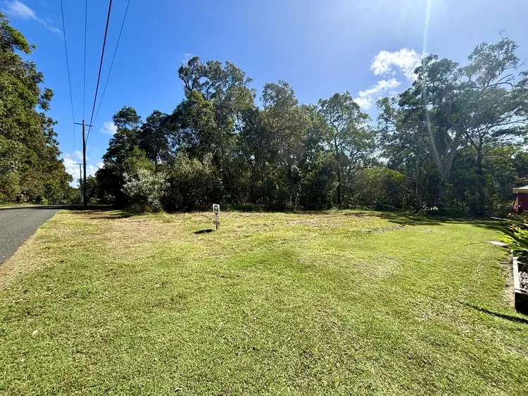 35 Shore St, Russell Island QLD 4184