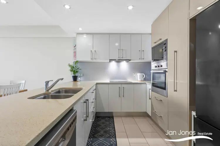 Fifth view of Homely unit listing, 2/3 Angus Street, Clontarf QLD 4019