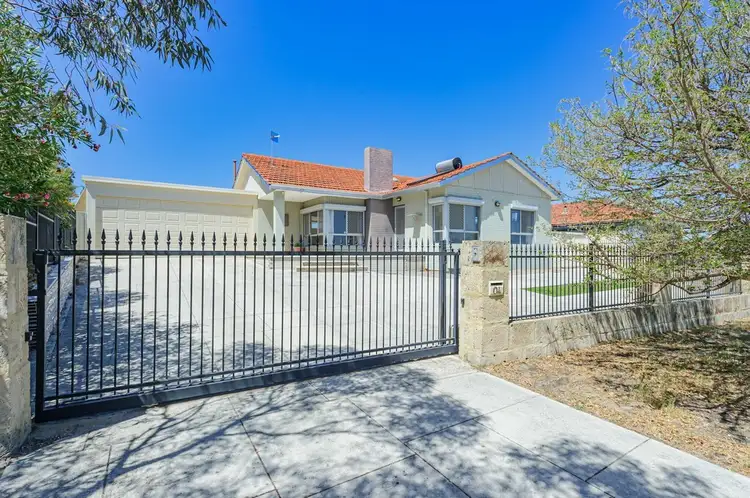 4 Bradshaw St, Eden Hill WA 6054