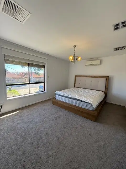 Fifth view of Homely unit listing, Unit 1/272 Milleara Rd, Avondale Heights VIC 3034