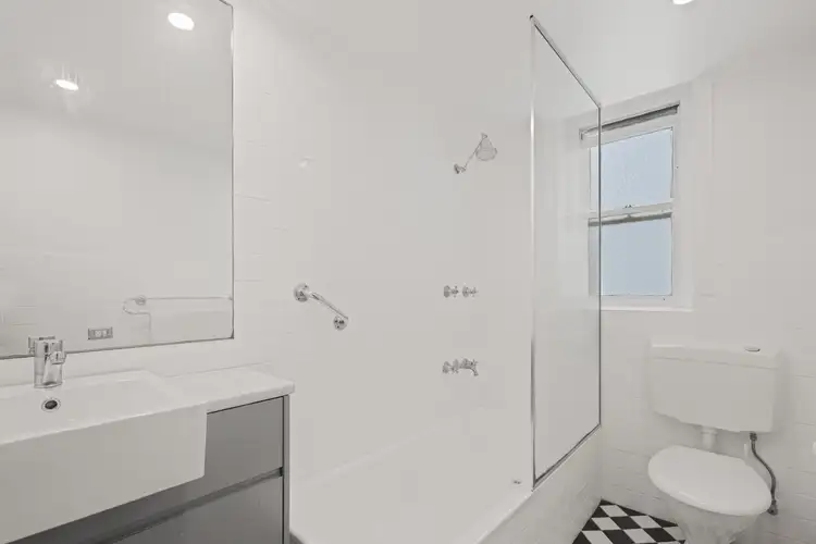 Fifth view of Homely apartment listing, Unit 32/17 Elizabeth Bay Rd, Elizabeth Bay NSW 2011