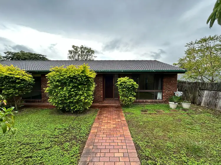 12 Ham Rd, Mansfield QLD 4122