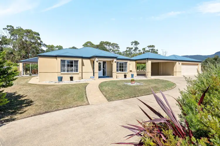 6 Englefield Drive, Margate TAS 7054