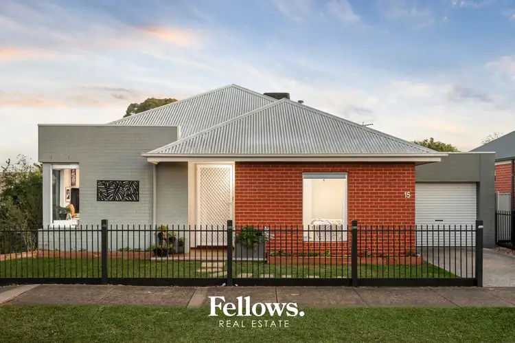 15 Stokes Green, Pakenham VIC 3810