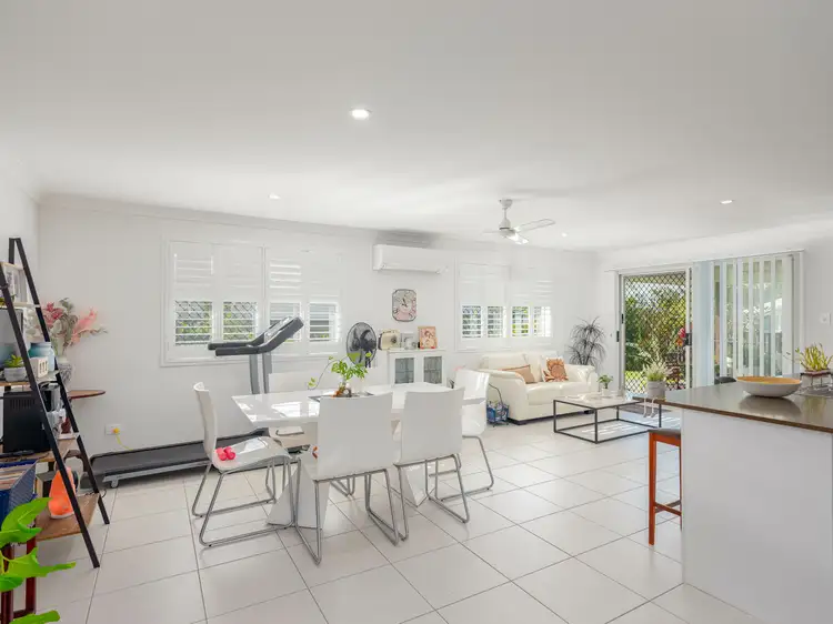 Fifth view of Homely house listing, 2 Hampton Ct, Southside QLD 4570