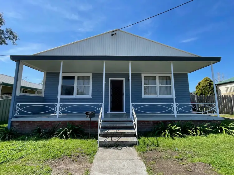 11 Little Park Street, Greta NSW 2334