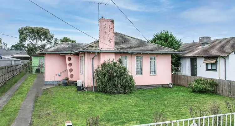 4 Rowan St, Glenroy VIC 3046