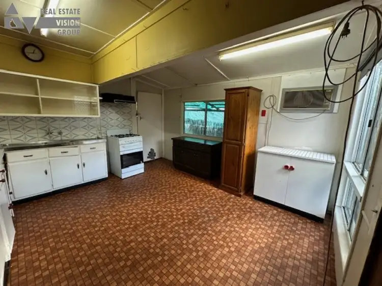 Fourth view of Homely house listing, 27 Dundas St, Emerald QLD 4720