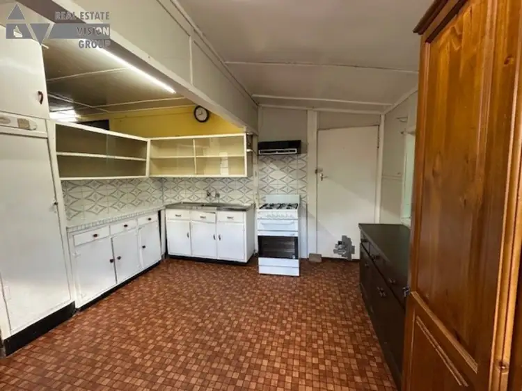 Fifth view of Homely house listing, 27 Dundas St, Emerald QLD 4720