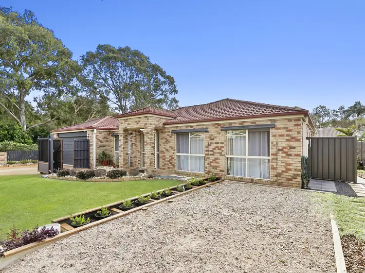 186 Bestmann Rd E, Sandstone Point QLD 4511