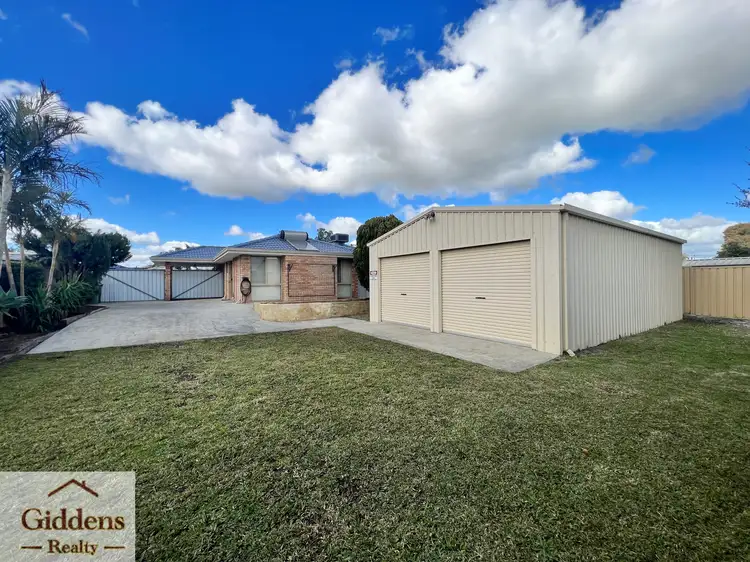 15 Sutcliffe Cl, Seville Grove WA 6112
