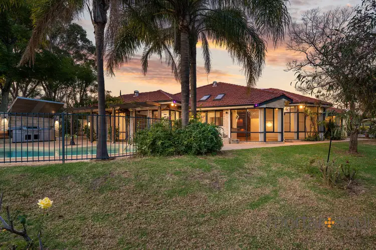 13 Woodloes St, Cannington WA 6107