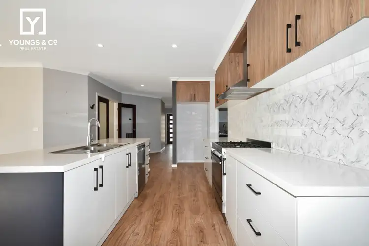 Second view of Homely house listing, 8 Learmonth Ave, Kialla VIC 3631