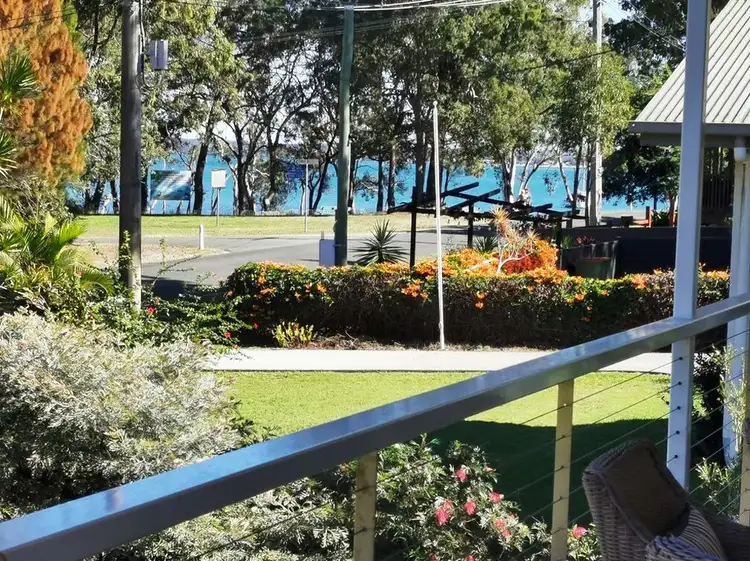 17 Benowa St, Macleay Island QLD 4184