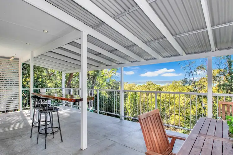 9 Blue Bay Cres, Macleay Island QLD 4184