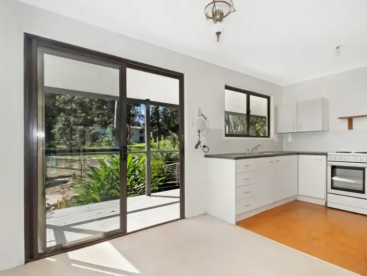 Fourth view of Homely house listing, 8-10 Cliff Terrace, Macleay Island QLD 4184