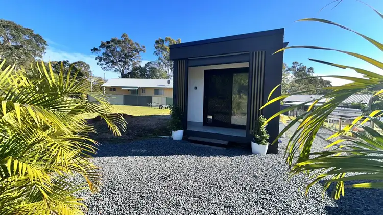 5 Francis Road, Macleay Island QLD 4184