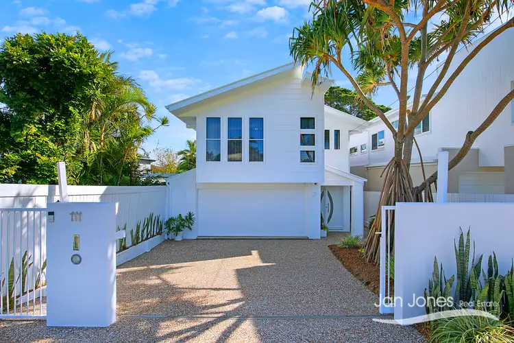 111 Oxley Ave, Woody Point QLD 4019