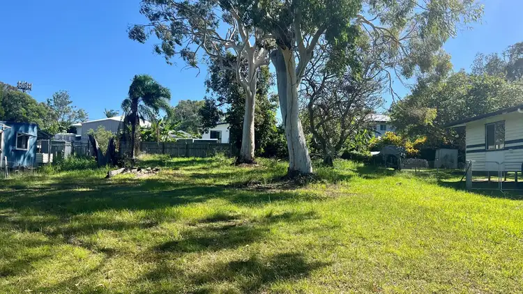 15 Florence St, Macleay Island QLD 4184