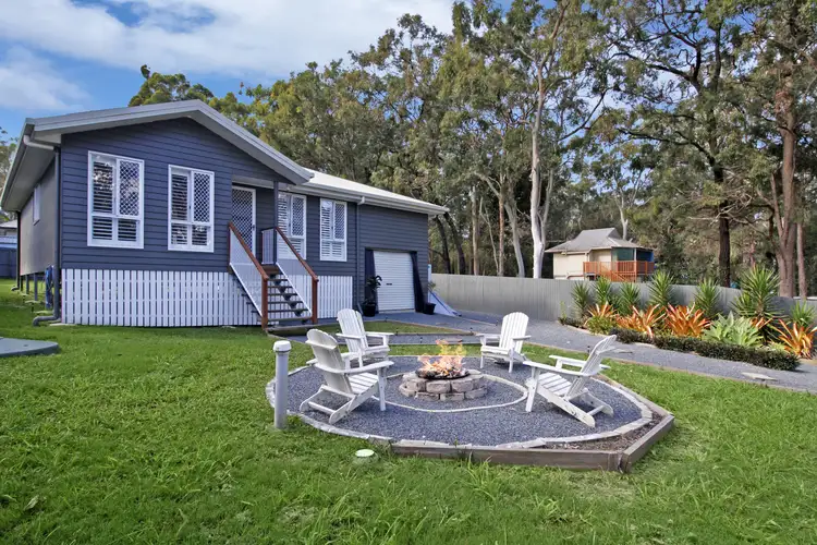 28 Alexander St, Macleay Island QLD 4184