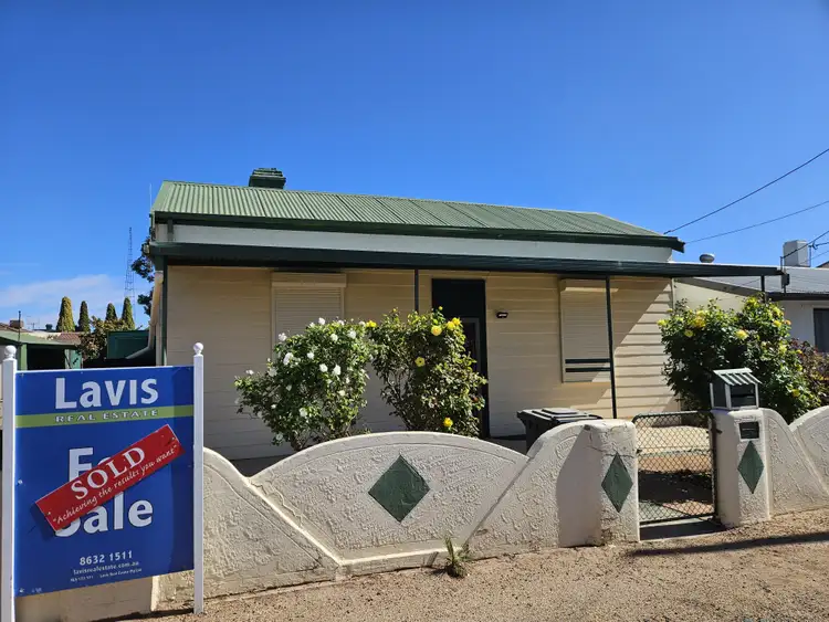 12 Wilkins St