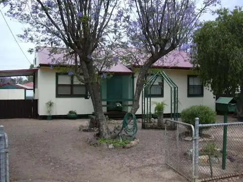 7 Meadow Cres, Port Pirie SA 5540