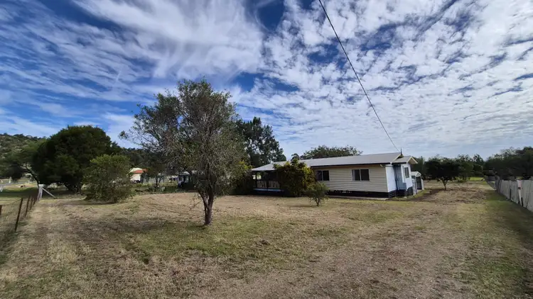 11 Stieler Dr, Plainland QLD 4341