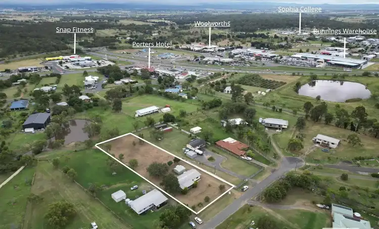 11 Stieler Dr, Plainland QLD 4341