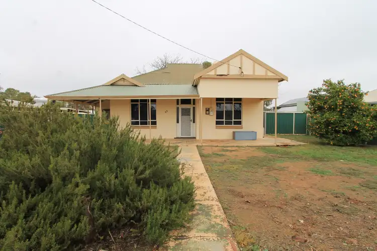 45 Duff St, Merredin WA 6415