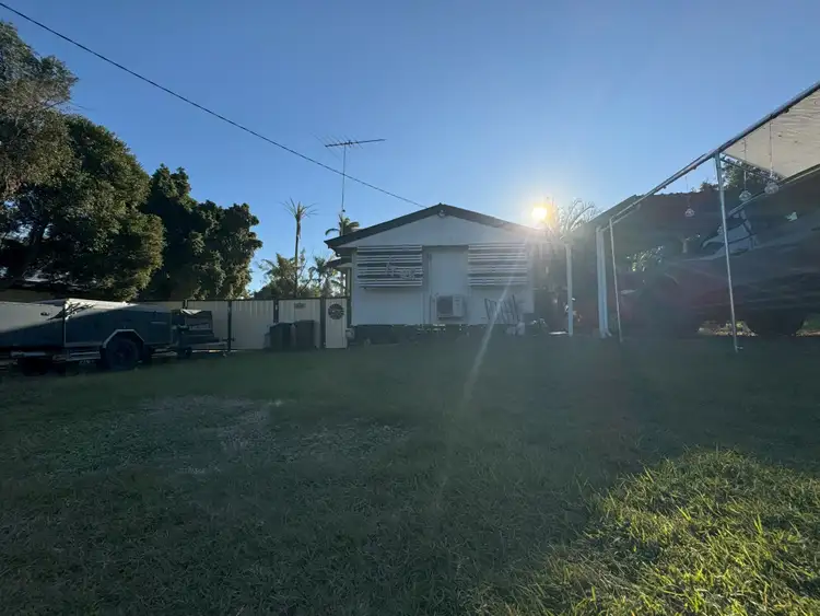 3 Jules St, Moura QLD 4718