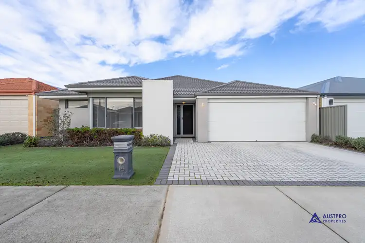 19 Macadamia Loop, Piara Waters WA 6112