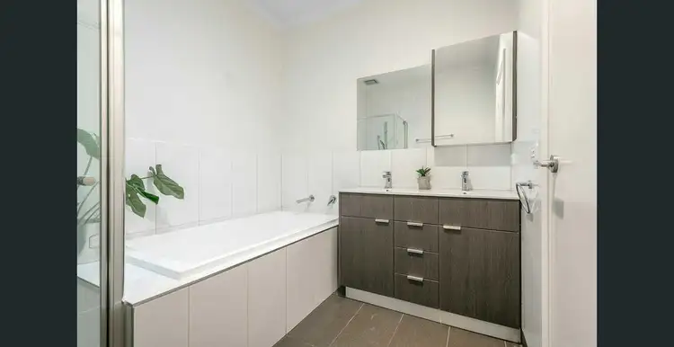Fourth view of Homely unit listing, Unit 2/2-6 Melbourne Rd, Gisborne VIC 3437