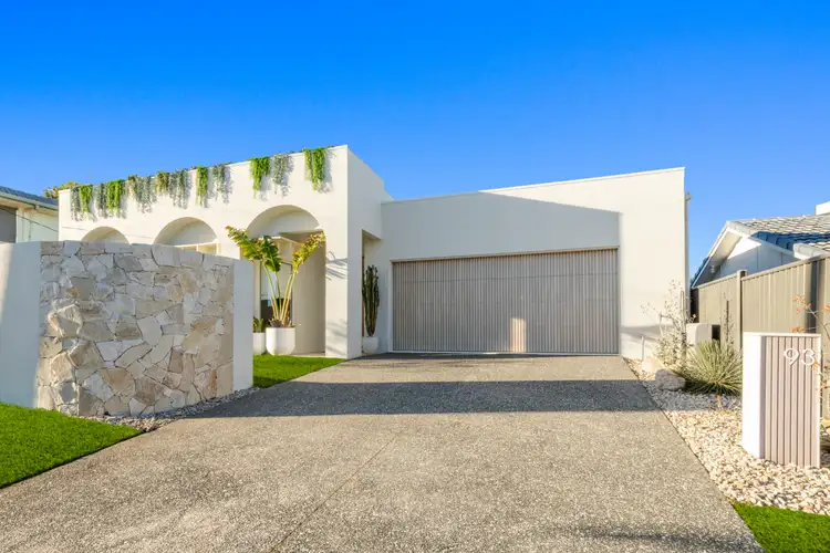 93 Palm Dr, Mooloolaba QLD 4557