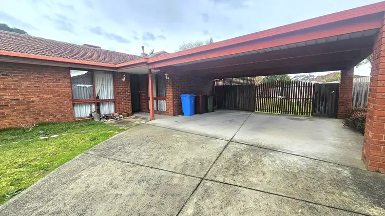 15 Hoysted Ave