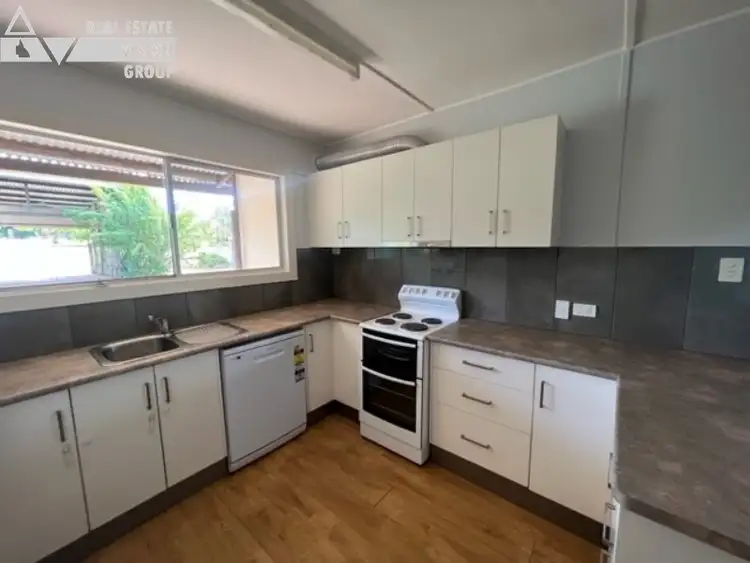 6 Sunrise, Sapphire QLD 4702