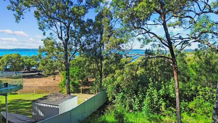 7 Blue Vista Street, Macleay Island QLD 4184