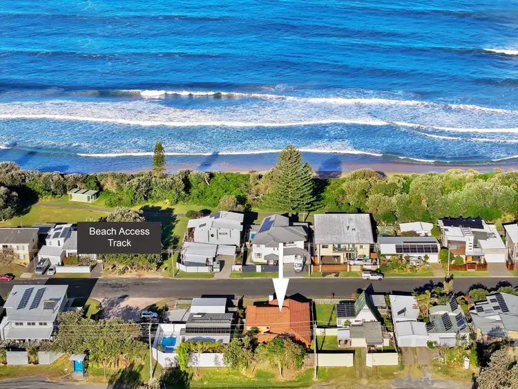 37 Chepana St, Lake Cathie NSW 2445