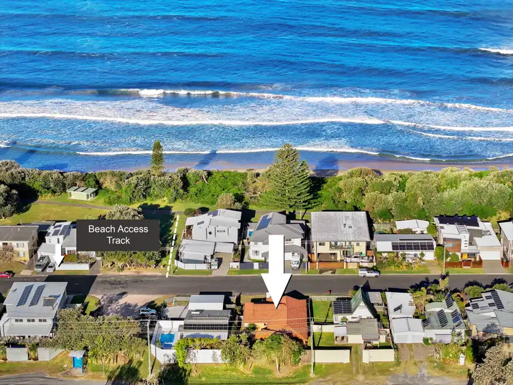 37 Chepana St, Lake Cathie NSW 2445