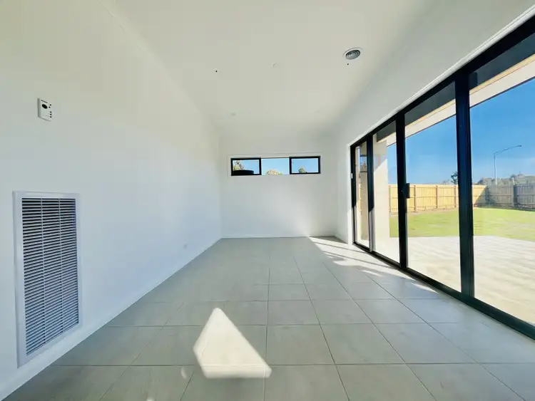 Fourth view of Homely house listing, 6 Caliche Place, Cranbourne East VIC 3977